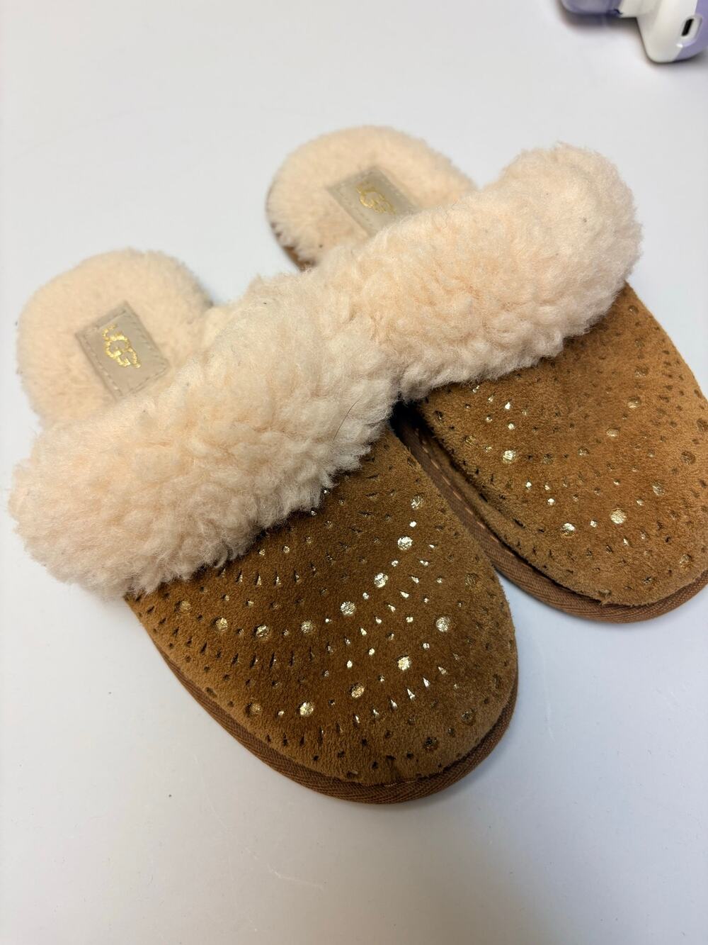 UGG Kids 1019826K Shearling Suede Slippers Chestnut Gold Sparkle Size 1